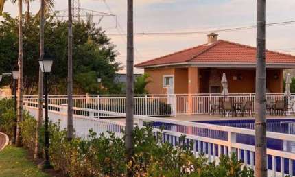 Casa com 2 dormitórios para alugar, 70 m² por R$ 3.794,66 - Medeiros - Jundiaí/SP