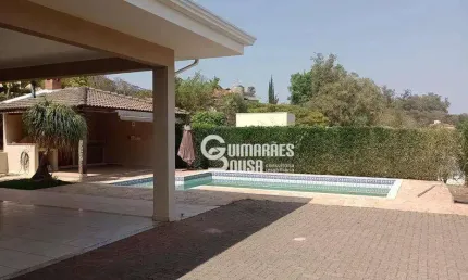 Casa térrea com 3 dormitórios para alugar, 350 m² por R$ 13.496/mês - Condomínio Vale do Itamaracá - Valinhos/SP
