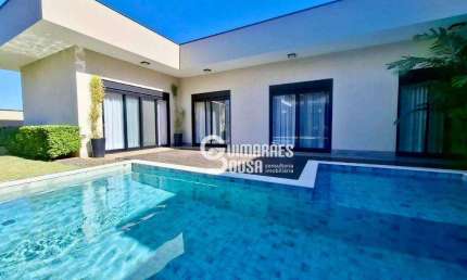 Oportunidade! Casa de Luxo no Melhor Condomínio de Vinhedo – 4 Suítes e Piscina e Vista para a Serra do Japi