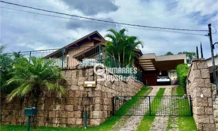 Casa Térrea à Venda no Condomínio Marambaia  Vinhedo/SP | 3 Suítes, Piscina, Sauna e Vista Livre!