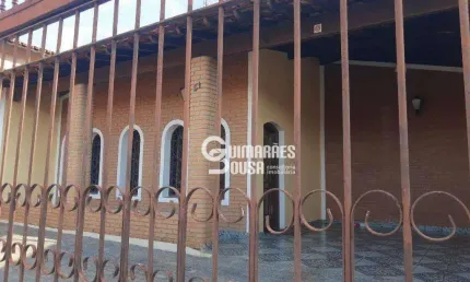 Casa com 3 dormitórios à venda, 110 m² por R$ 890.000 - Centro - Vinhedo/SP