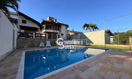 Casa no Condomínio Marambaia com 4 Dorms, Piscina e Quintal Amplo -  – Vinhedo/SP!