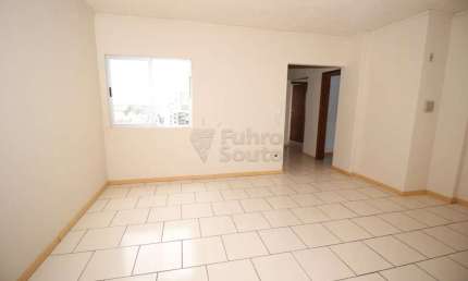Apartamento no Edifício Montreal próximo as universidades.