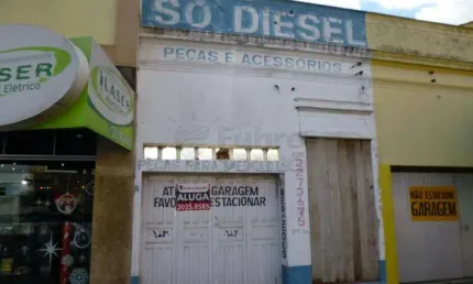 Oportunidade Imperdível: Terreno Espaçoso e Bem Localizado Próximo à Av. Bento Gonçalves