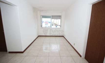 Seu Novo Lar no Bairro Três Vendas: Apartamento Aconchegante e Ensolarado!