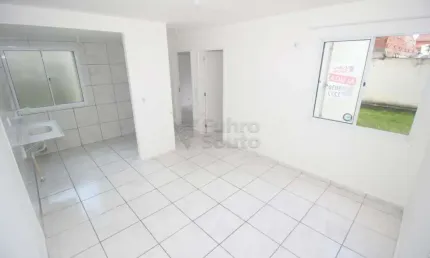 Apartamento Térreo com 2 Dormitórios no Fragata - Conforto e Privacidade