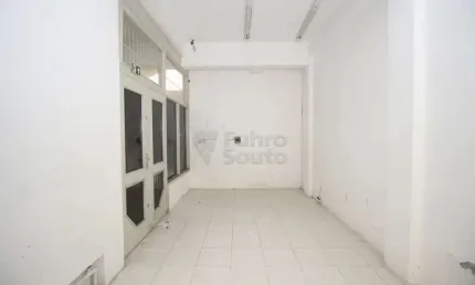 Sala Comercial na Galeria Valencia ? Localização Estratégica em Frente à UCPel!
