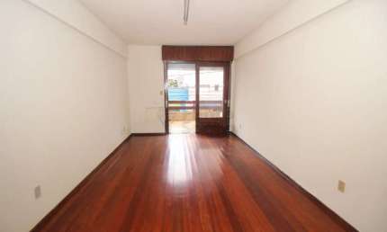 Apartamento 2 Dormitórios com Sacada no Edifício Residencial Bahia Blanca