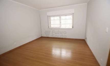 Apartamento Espaçoso no Edifício Residencial Gonçalves Chaves no Centro de Pelotas