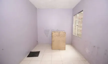 Casa aconchegante e espaçosa no centro - 2 dormitórios, 3 banheiros e garagem fechada