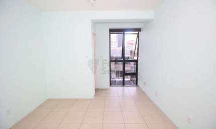 Sala comercial para alugar na Rua Félix da Cunha, 17803542, Centro, Pelotas