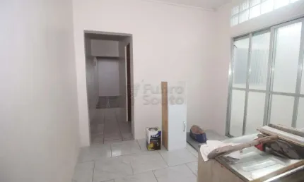 Ampla Casa no Centro de Pelotas - Ideal para Residência ou Comércio