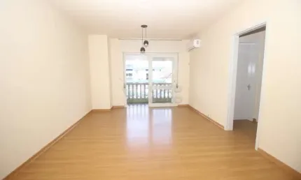 Apartamento de 2 Dormitórios no Edifício Residencial Padre Scholl no Centro de Pelotas - Conforto, Praticidade e Localização Privilegiada!