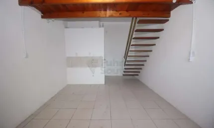 Locação de Sala Comercial no Complexo Comerciário do Três Vendas - Excelente Oportunidade para o Seu Negócio!