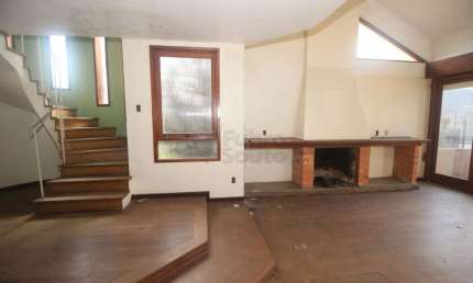 Casa Ampla com 3 Dormitórios no Centro - Conforto, Espaço e Localização Privilegiada!