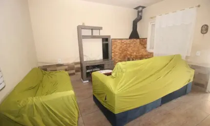 Casa Mobiliada com Espaço Gourmet e Pátio Amplo no Laranjal - Próxima à Av. Rio Grande do Sul