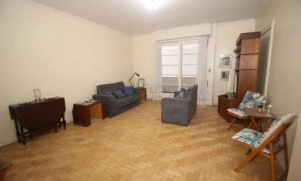 Apartamento Mobiliado com 3 Dormitórios e Duas Sacadas no Coração de Pelotas - Edifício Ferreira Diniz