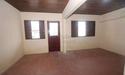 Grande oportunidade no Areal! Casa com 3 quartos, garagem e pátio espaçoso!