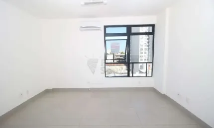 Sala Comercial no Centro Profissional Montgris - Ampla, Iluminada e Pronta para Receber Seu Negócio!