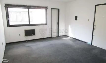 Sala comercial a venda no Comercial XV de novembro.