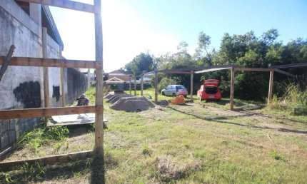 Excelente oportunidade de investimento em um terreno espaçoso e livre para construir!