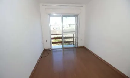 Apartamento 2 Dormitórios na Av. Duque de Caxias - Ótima Localização no Fragata