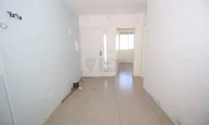 Oportunidade no Coração de Pelotas - Casa Comercial com Estrutura Versátil e Localização Estratégica