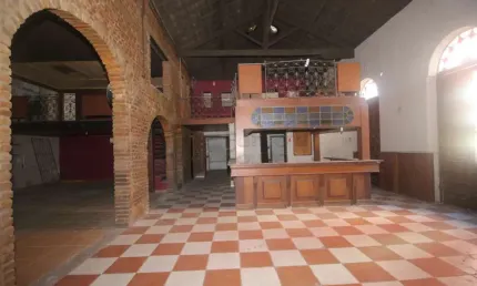 Prédio Comercial Amplo no Centro de Pelotas - Localização Estratégica para o Seu Negócio