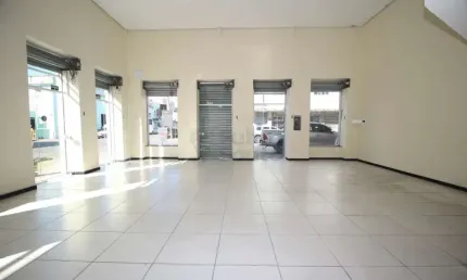 Aluguel de Prédio Comercial com Ampla Sala na Parte Inferior e Mezanino