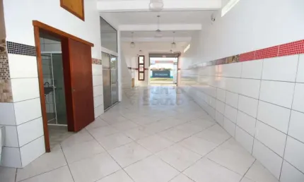 Casa comercial para alugar na Avenida Um, Inferior, 11893642, Três Vendas, Pelotas
