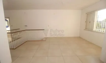 Sala Comercial com Sacada na Rua Bruno Chaves - Excelente Visibilidade nas Três Vendas!