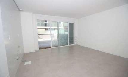 Loft com terraço e vaga coberta no Studio Xavante - Conforto e localização estratégica no Centro de Pelotas