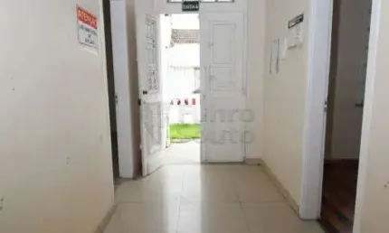 Oportunidade Única: Casa Comercial no Coração de Pelotas