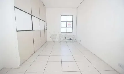 Sala Comercial Ampla na Galeria Nóris Mazza - Calçadão de Pelotas