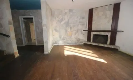 Casa com 5 dormitórios, amplo terreno e grande potencial comercial na Avenida Duque de Caxias - Fragata