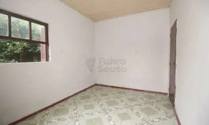 Casa padrão em pátio compartilhado com ótima localização