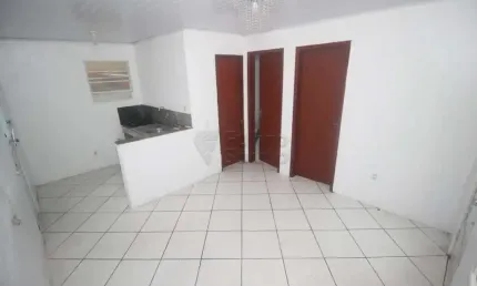 Casa na Cohab Tablada com 02 dormitórios, pátio e anexo nos fundos -