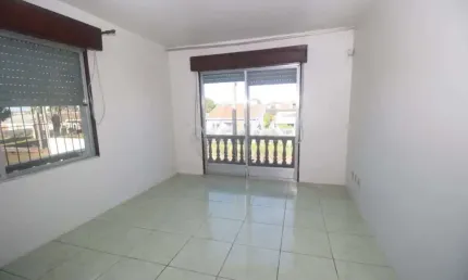 Amplo imóvel com 3 dormitórios e sacada - três vendas, entrada independente!