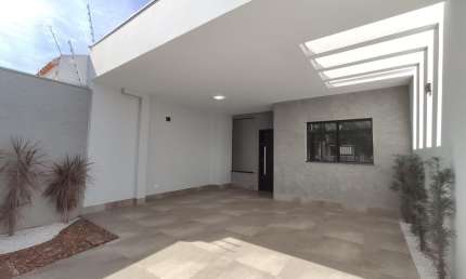JARDIM DIAMANTE Casa com piscina a venda em Maringá