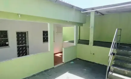 Casa linear, com escritório externo.     100.000,00 de entrada + 60.000 em prestações a combinar.