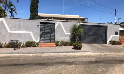 Casa com 5 quartos à venda na Rua Inhandul, Jardim Califórnia, Goiânia