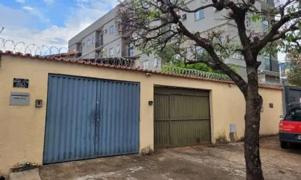 CASA 4 QUARTOS 3 SUÍTES E UM BARRACÃO 2 QUARTOS - JARDIM AMÉRICA