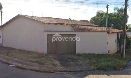 Casa com 2 quartos à venda na Rua 18, Setor Santos Dumont, Goiânia