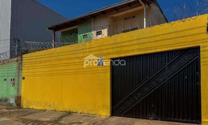 Casa com 3 quartos à venda na Rua Violeta Bitars Carrara, Jardim Clarissa, Goiânia