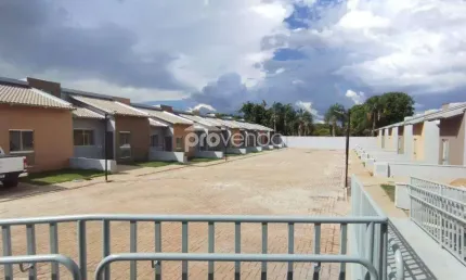 Casa com 2 quartos (1 suíte) - 57m² no residencial jatobá