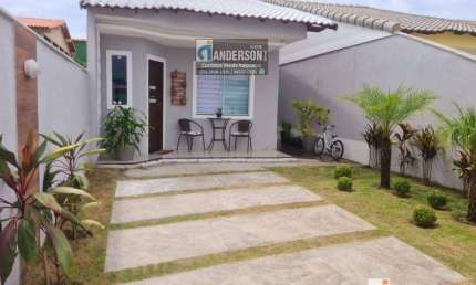 Excelente casa com 2 quartos, piscina e churrasqueira.