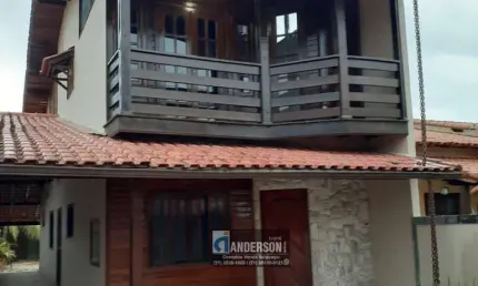 Excelente casa com 3 quartos, piscina, churrasqueira e sauna.