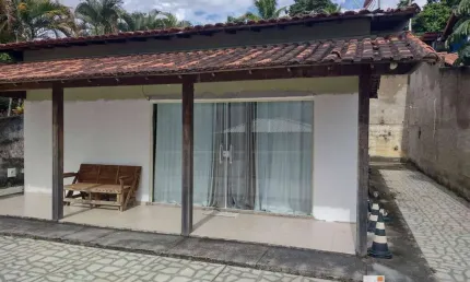 FL51 - Excelente casa com piscina, em condomínio, no Flamengo.