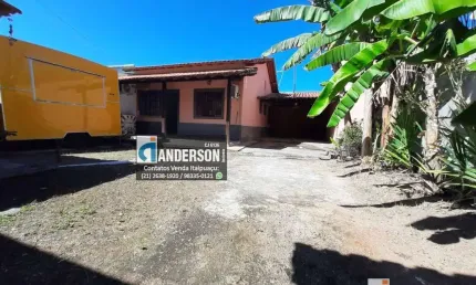 Linda casa com 2 quartis (1 suíte) e churrasqueira.