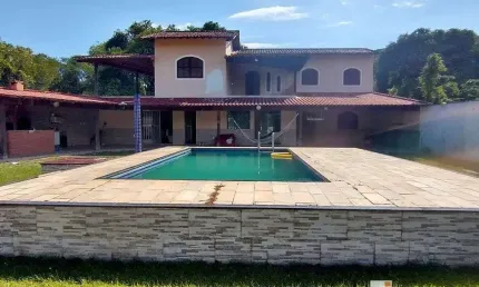 Casarão com 4 Quartos (1 suíte) com piscina e churrasqueira em Inoã Maricá.